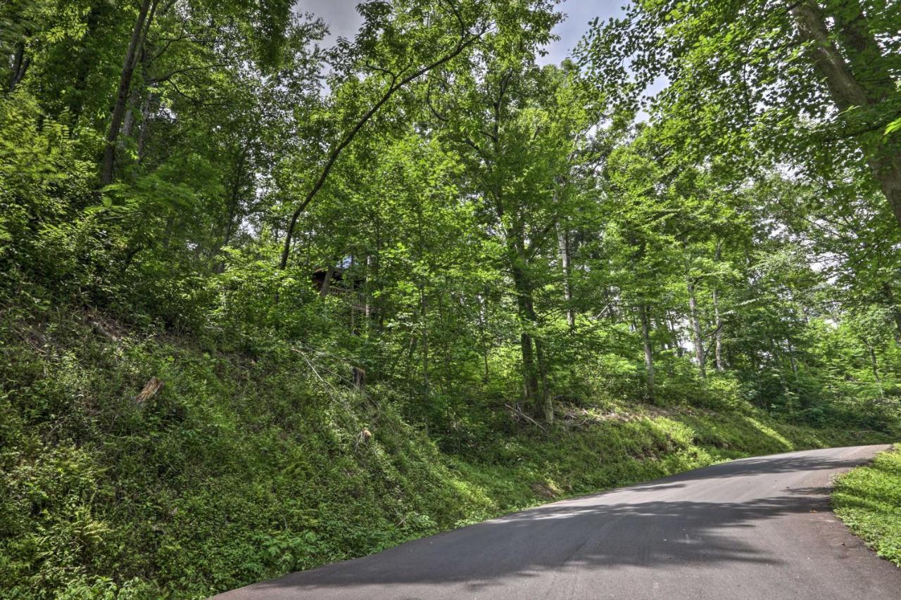 فيلا Gatlinburg Mountainside Escape With Deck And Hot Tub! المظهر الخارجي الصورة