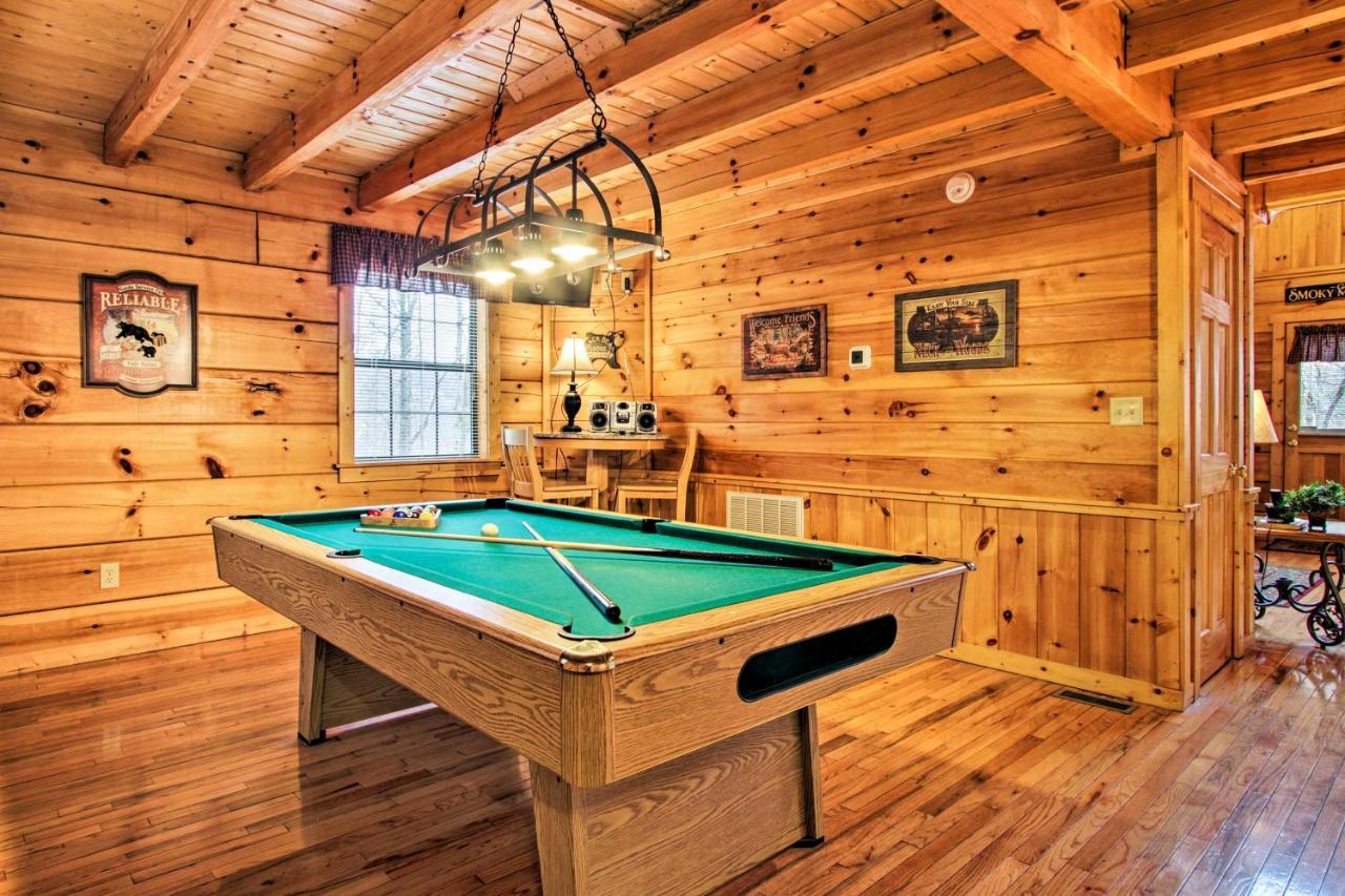 فيلا Gatlinburg Mountainside Escape With Deck And Hot Tub! المظهر الخارجي الصورة