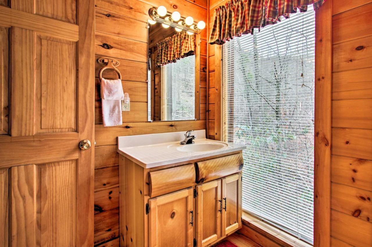 فيلا Gatlinburg Mountainside Escape With Deck And Hot Tub! المظهر الخارجي الصورة