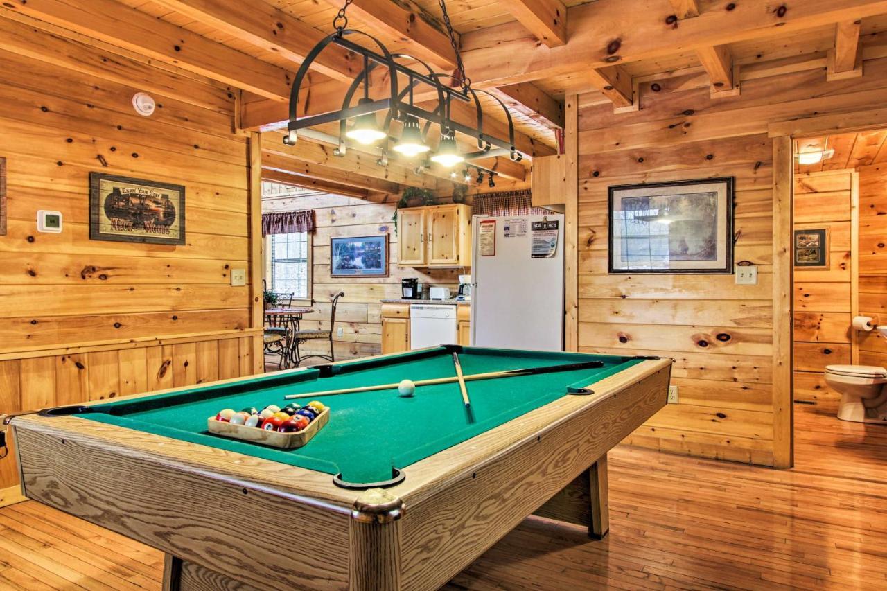 فيلا Gatlinburg Mountainside Escape With Deck And Hot Tub! المظهر الخارجي الصورة